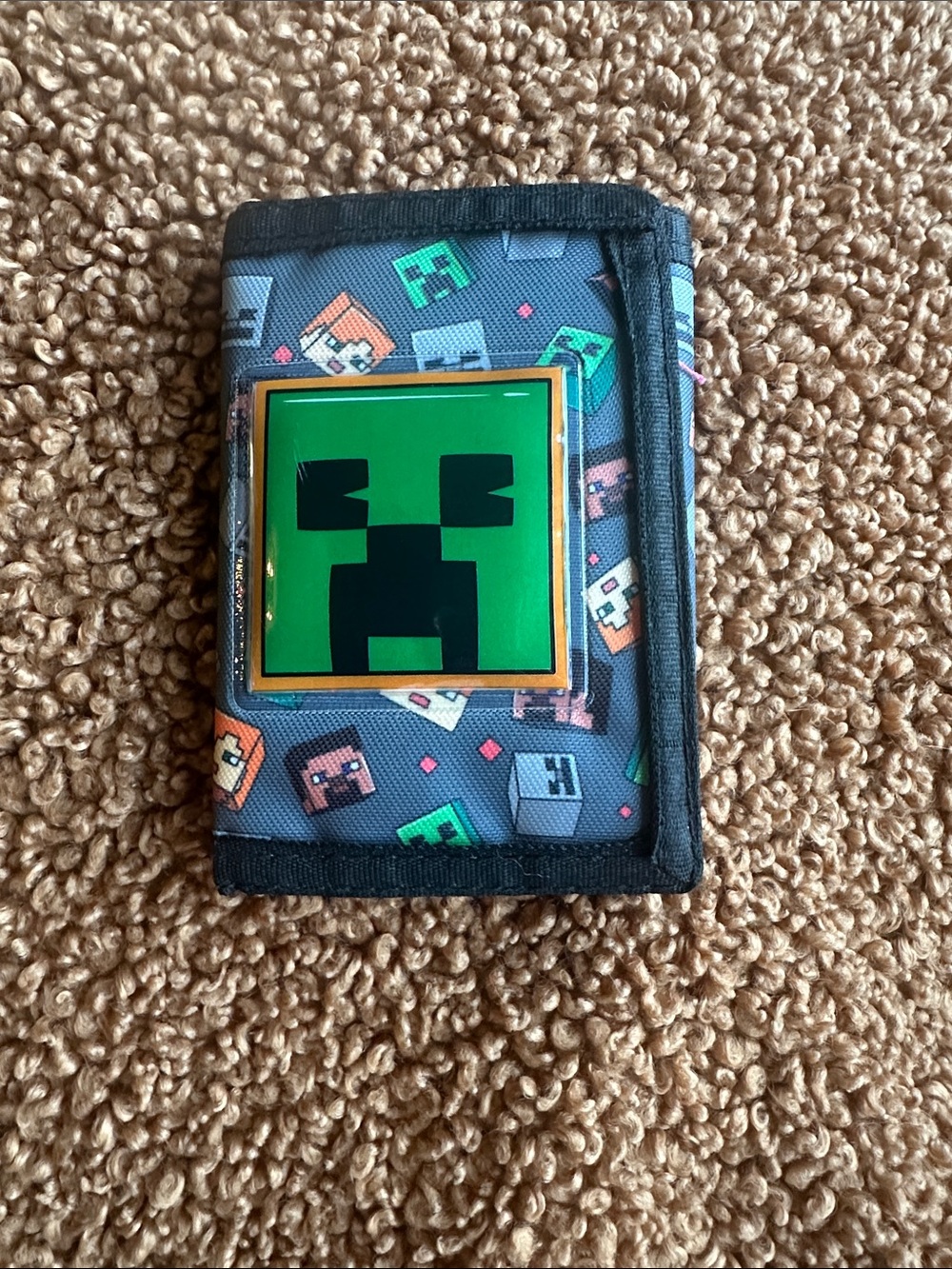 Minecraft Creeper Wallet with Pixel Character Print - Green